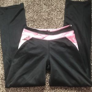 Pink camo yogas